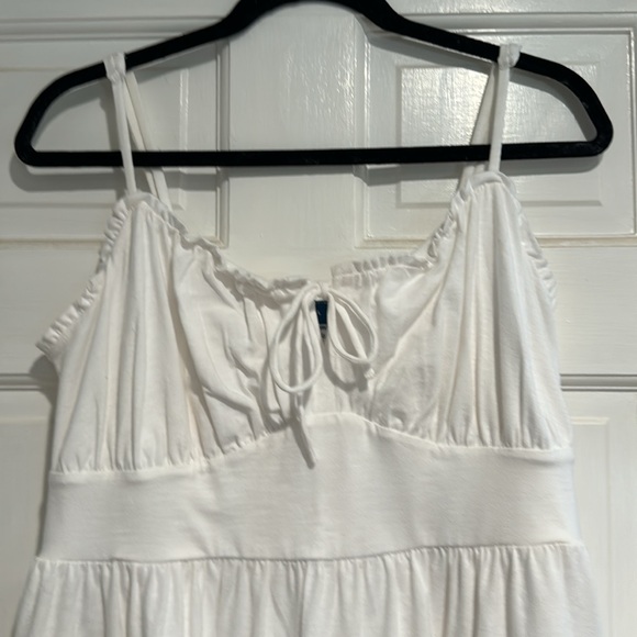 Old Navy Large Dress White With Pockets And Adjustable Straps - Picture 2 of 4